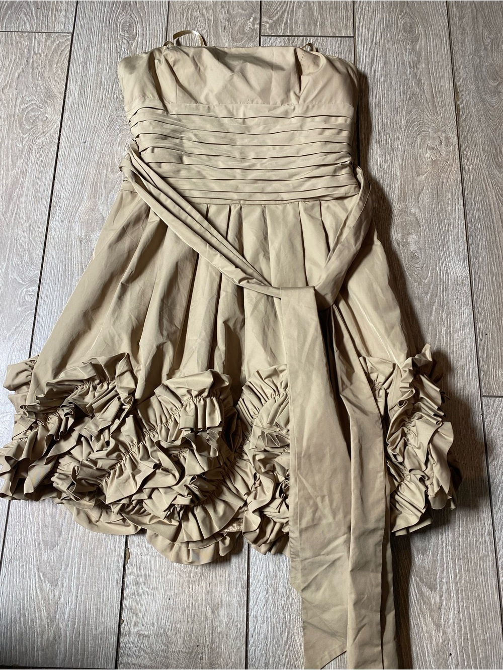 BCBG Maxazria Tan Strapless Taffeta Ruffle Hem Party Dress with Sash Sz 2